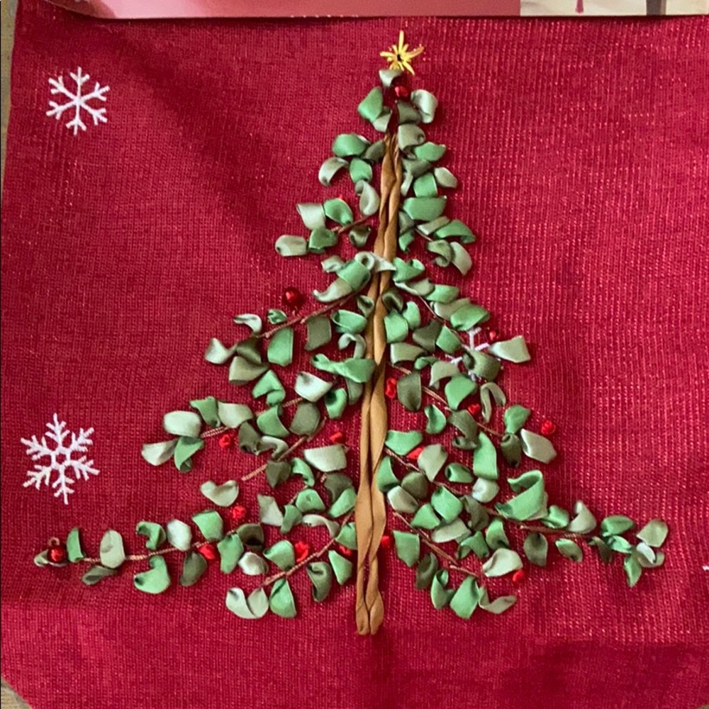 EMBELLISHED CHRISTMAS TABLE RUNNER 13x72